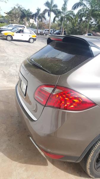 Porsche Cayenne • 2012 • 34,300 km 2