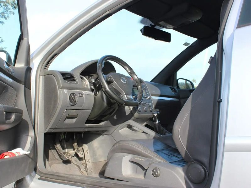 Volkswagen Golf • 2006 • 72,600 km 9