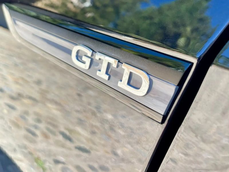 Volkswagen Golf • 2021 • 38,500 km 3