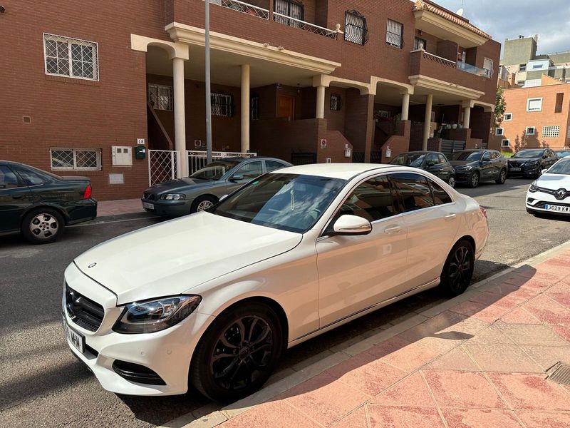 Mercedes-Benz C-Class • 2014 • 23,000 km 4