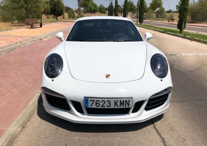 Porsche 911 Carrera • 2015 • 92,400 km 1