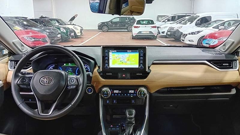 Toyota RAV4 Hybrid • 2020 • 10,501 km 5