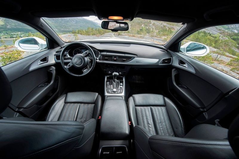 Audi A6 • 2014 • 181,000 km 3