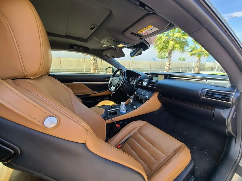Lexus RC • 2016 • 146,500 km 5