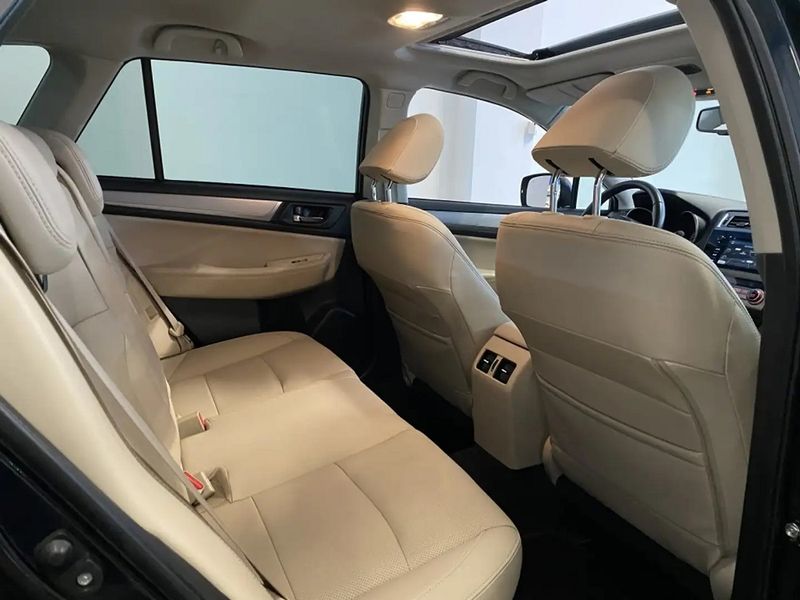 Subaru Outback • 2018 • 94,000 km 9