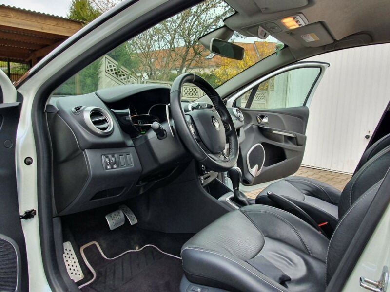 Renault Clio • 2014 • 98,594 km 14