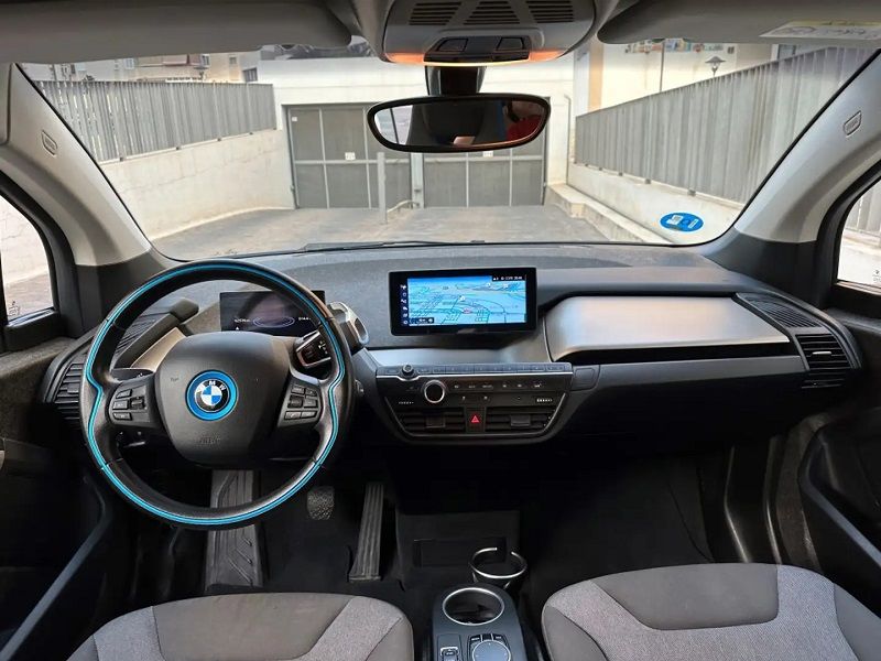 BMW i3 • 2019 • 61,900 km 2