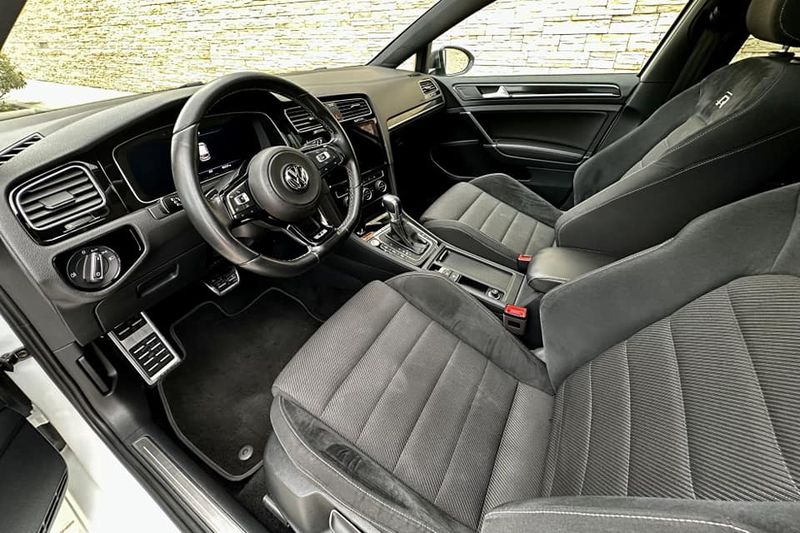 Volkswagen Golf R32 • 2018 • 80,000 km 6