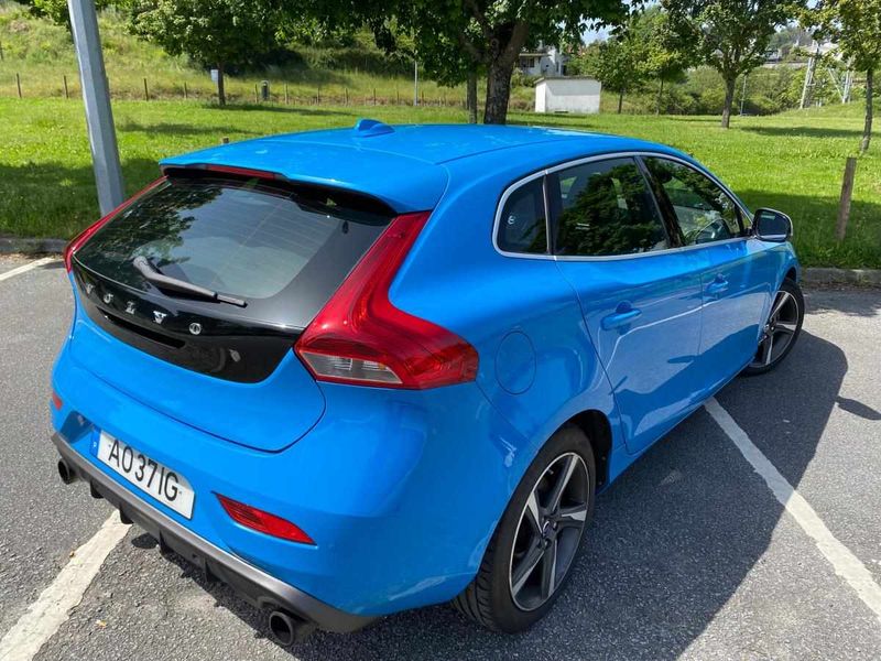 Volvo V40 • 2014 • 145,000 km 4