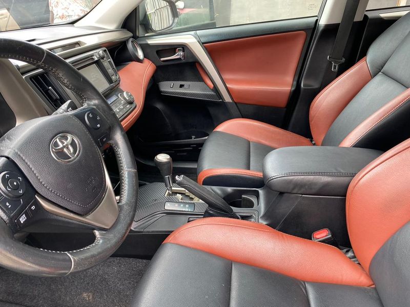 Toyota RAV4 • 2016 • 50,000 km 2