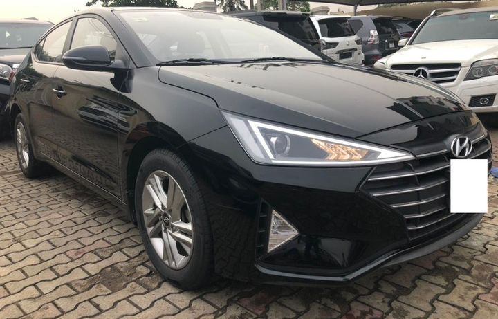 Hyundai Elantra • 2021 • 50,000 km 1