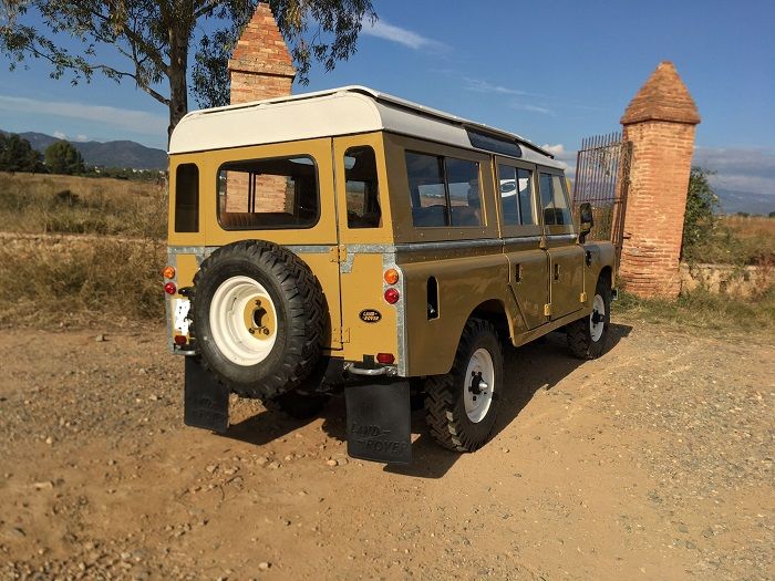 Land Rover 109 • 1975 • 34,000 km 2