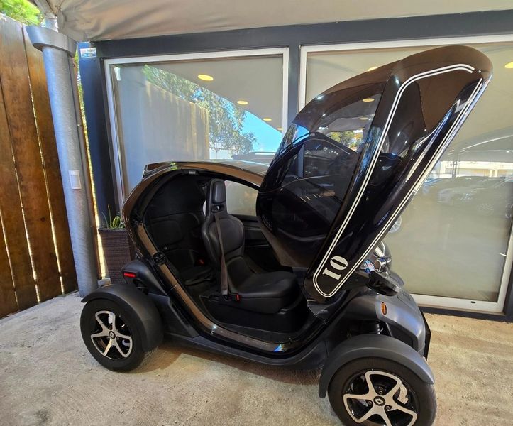 Renault Twingo • 2019 • 19,000 km 2