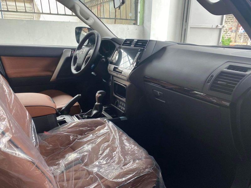 Toyota Land Cruiser • 2020 • 50,000 km 3