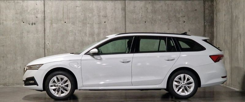 Škoda Octavia • 2023 • 7,550 km 5