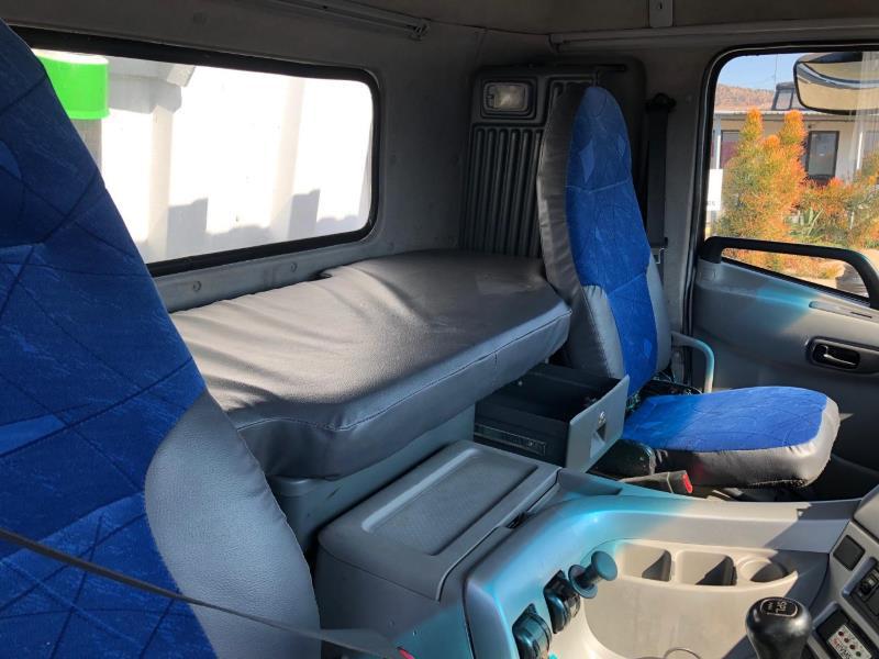 Nissan Primastar • 2010 • 300,000 km 2