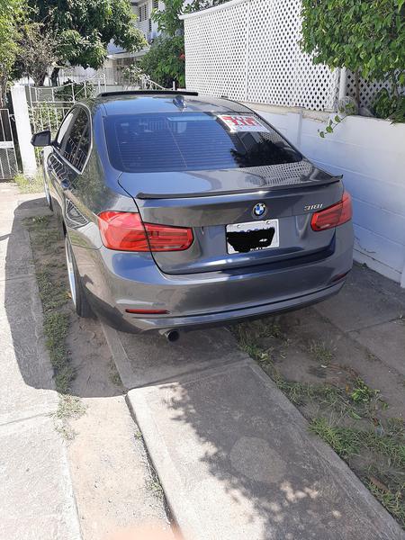 BMW i8 • 2017 • 53,009 km 3