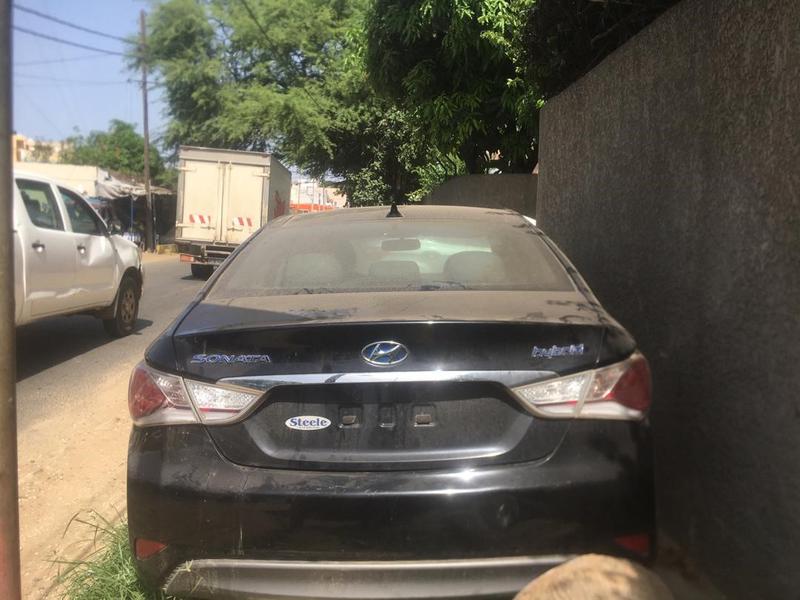 Hyundai Sonata • 2011 • 98,000 km 2