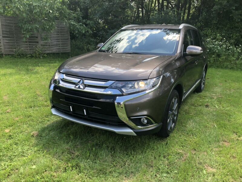 Mitsubishi Outlander • 2018 • 79,280 km 2