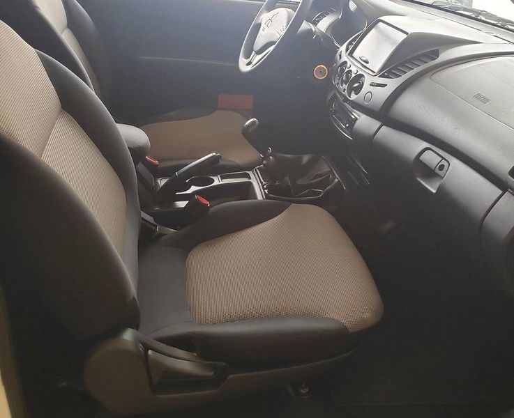 Mitsubishi L200 • 2014 • 90,000 km 5