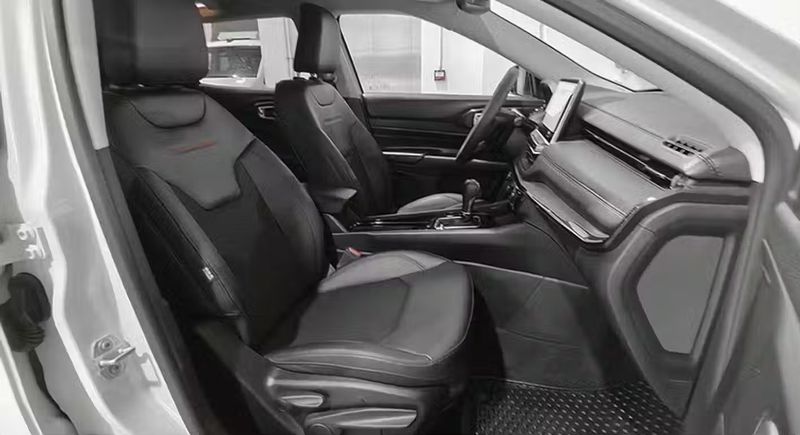 Jeep Compass • 2024 • 34,000 km 11