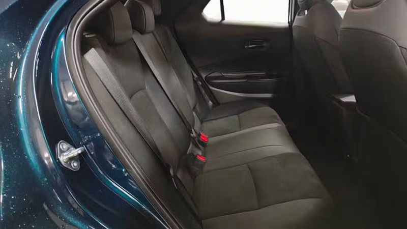 Toyota C-HR • 2024 • 5,350 km 25