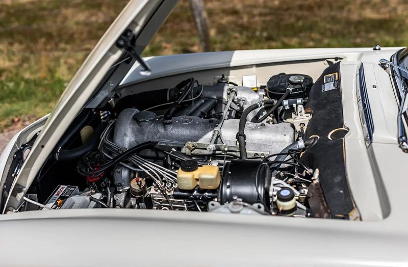 Mercedes-Benz SL • 1965 • 45,000 km 5