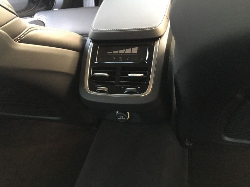Volvo S90 • 2016 • 155,000 km 2