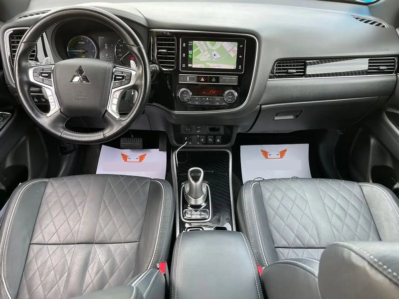 Mitsubishi Outlander • 2019 • 145,000 km 4