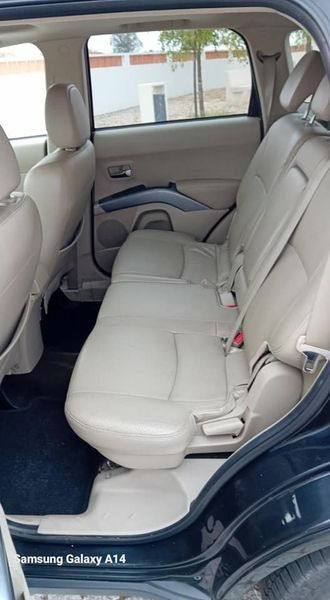 Mitsubishi Outlander • 2007 • 55,000 km 4