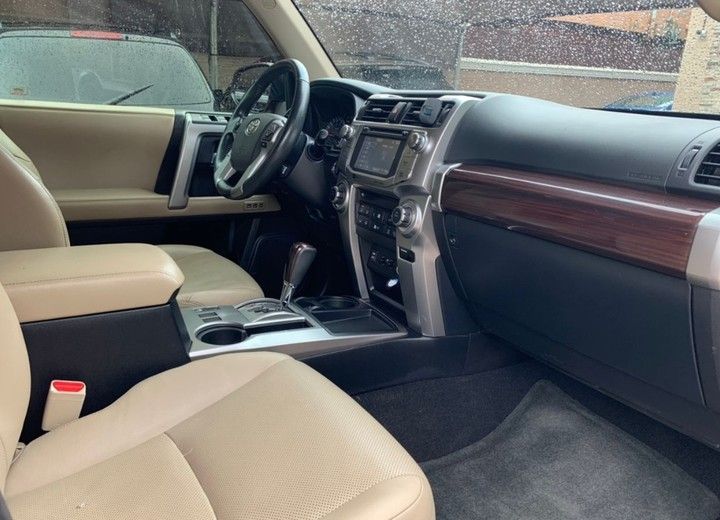 Toyota 4-Runner • 2018 • 50,000 km 4