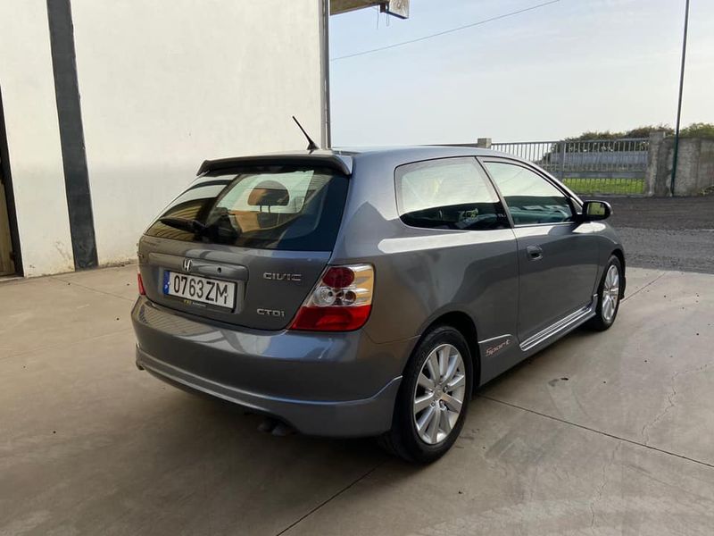 Honda Civic • 2006 • 152,000 km 7