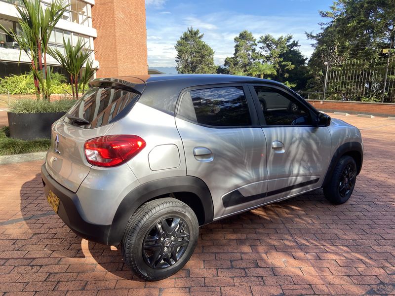 Renault Kwid • 2021 • 11,900 km 13
