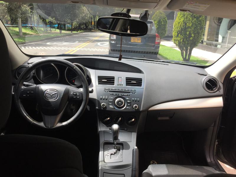 Mazda 3 • 2014 • 54,000 km 1
