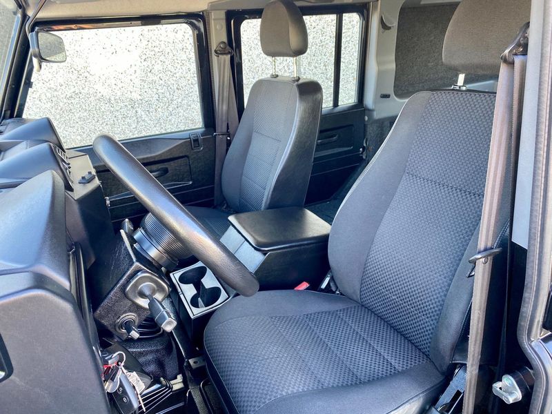 Land Rover Defender • 2014 • 46,000 km 5