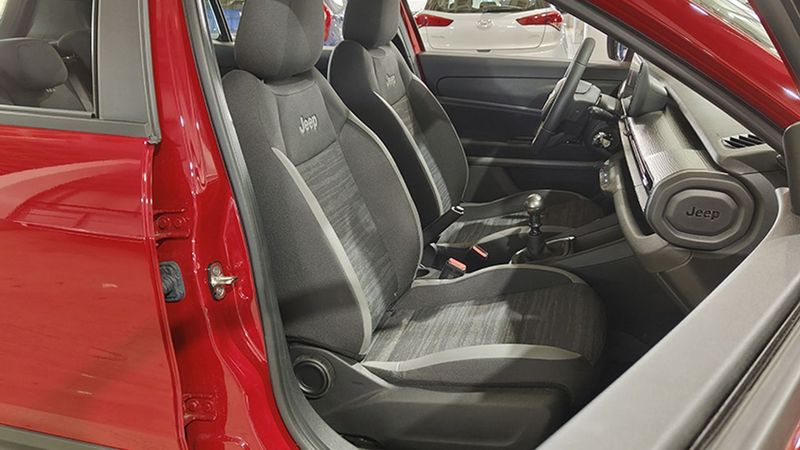 Jeep Renegade • 2023 • 6,100 km 6