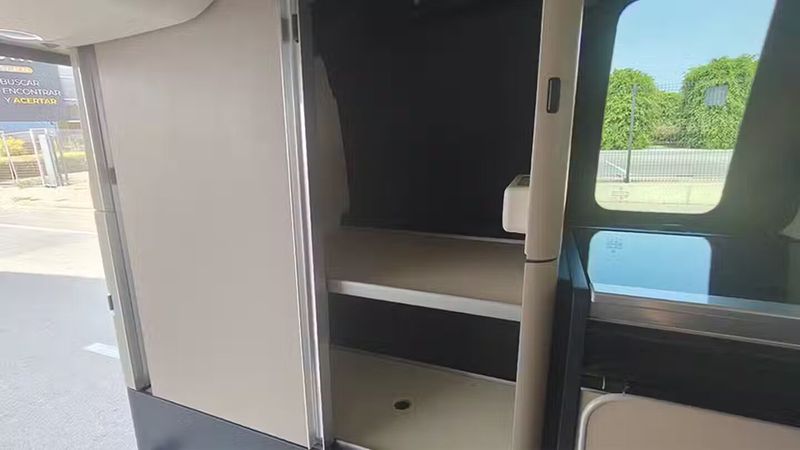 Mercedes-Benz Sprinter • 2019 • 76,030 km 17