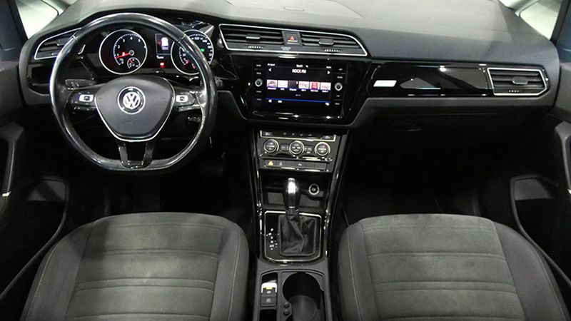 Volkswagen Touran • 2018 • 132,596 km 6