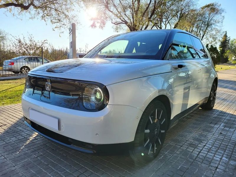 Honda Element • 2020 • 27,000 km 12