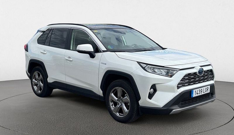 Toyota RAV4 • 2020 • 89,000 km 3