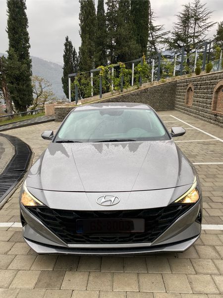 Hyundai Elantra • 2021 • 35,000 km 2