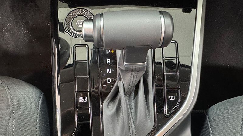 Kia Niro • 2024 • 1,159 km 7