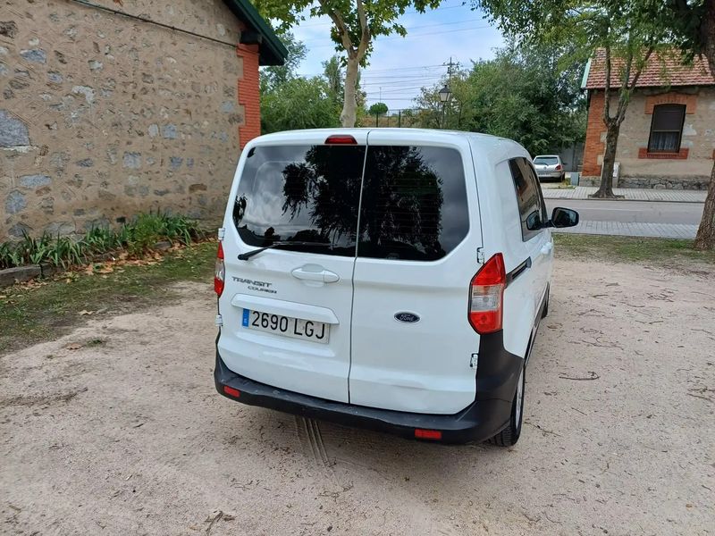Ford Transit Courier • 2020 • 150,000 km 6