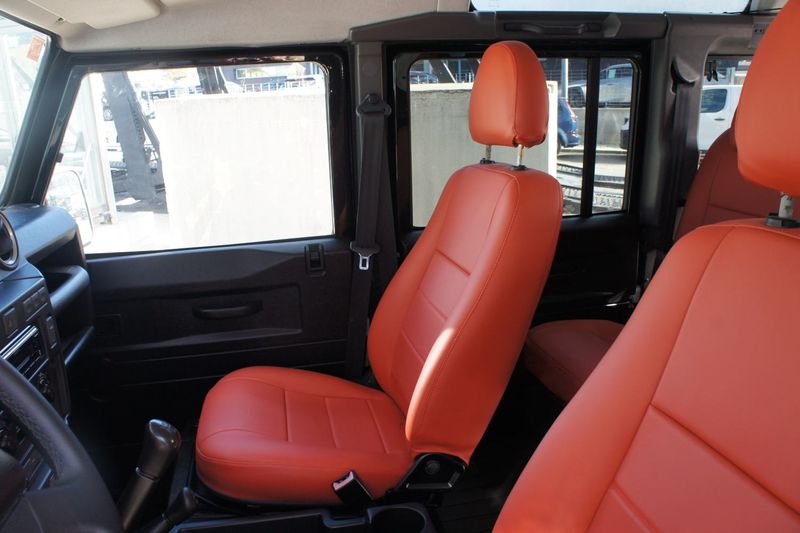 Land Rover Defender • 2012 • 80,000 km 12