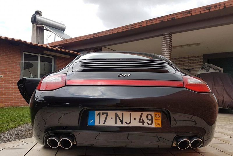 Porsche 911 • 2006 • 150,000 km 3