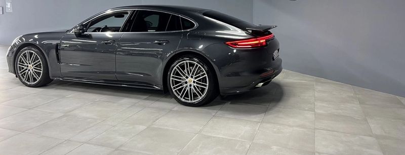 Porsche Panamera • 2018 • 40,000 km 4