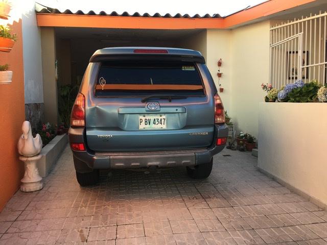Toyota 4 Runner Limited • 2005 • 153,500 km 2