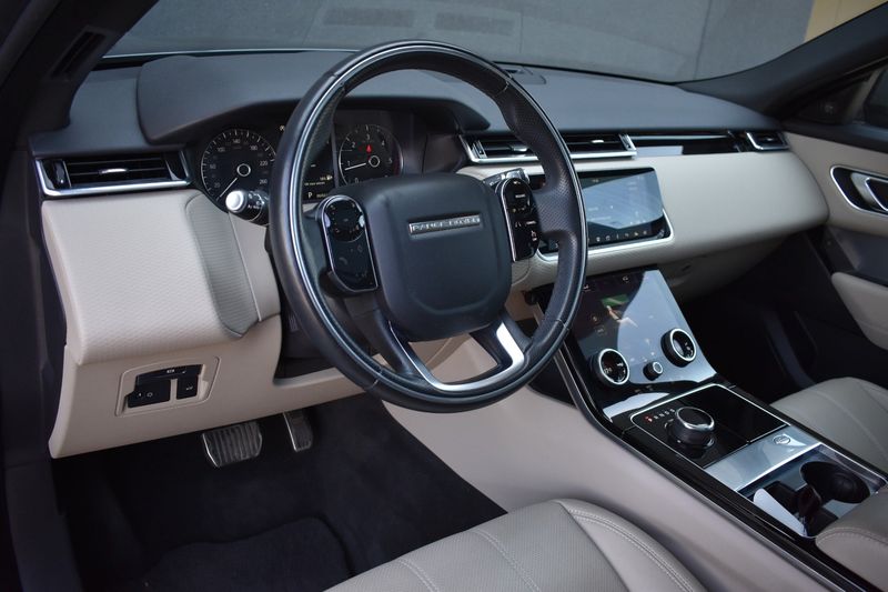 Land Rover Range Rover Velar • 2017 • 52,000 km 6