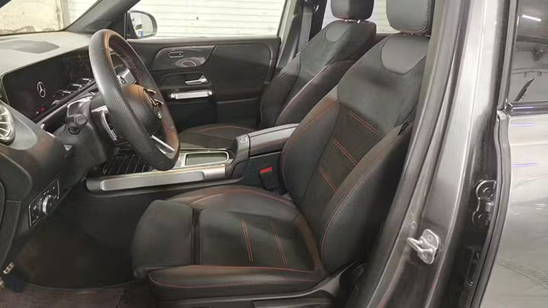 Mercedes-Benz GLB-Class • 2024 • 3,912 km 14