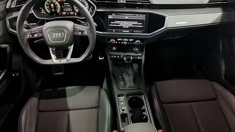 Audi Q3 • 2024 • 7,333 km 3